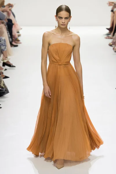 Look 39